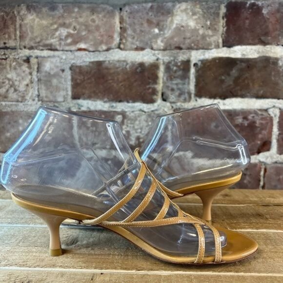 Stuart Weitzman Gold Metallic Leather Cutout Slide On Kitten Heel Sz 6.5 - Picture 6 of 12